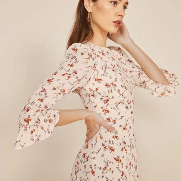 ISO: reformation doutzen dress size 2 or 4 - Picture 1 of 2